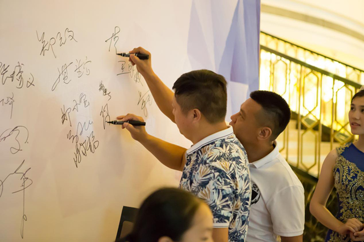 蓝菲红酒之夜(暨蓝菲新品发布酒会)盛大举行