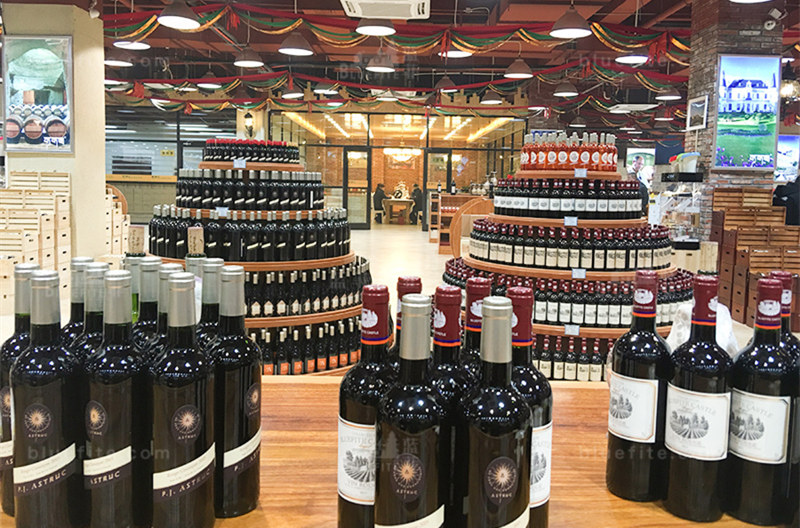 现在开红酒专卖店怎么样呢?